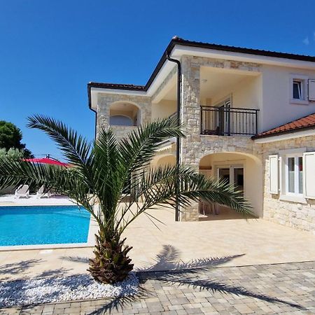 Villa Martina Pinezici  Exterior photo